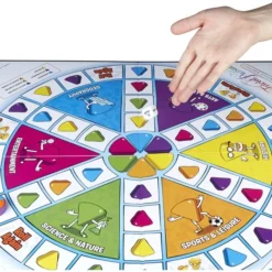 Hasbro Trivial Pursuit Familien Edition, Quizspiel 9 Hasbro Trivial Pursuit Familien Edition, Quizspiel -Spielzeug Verkaufsgeschäft Hasbro Trivial Pursuit Familien Edition Quizspiel@@1sghq00f 3